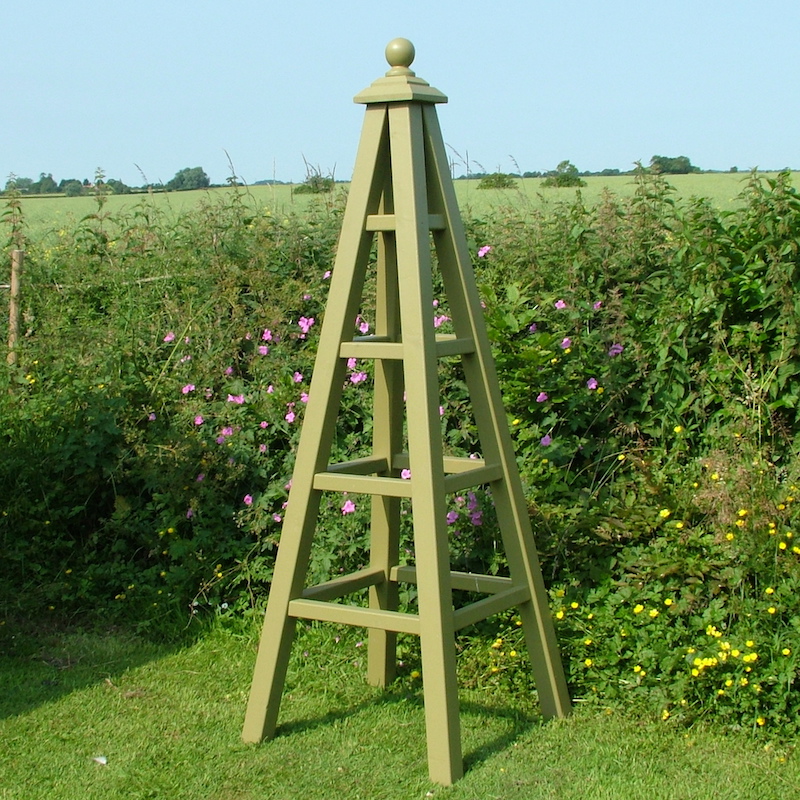 Large Garden Obelisk painted maple Leaf Green